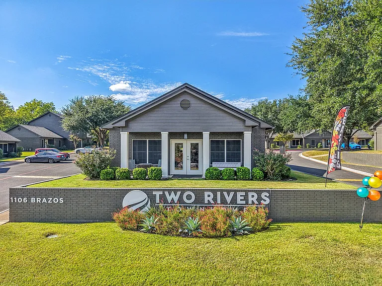 Two Rivers Townhomes — Photo 7