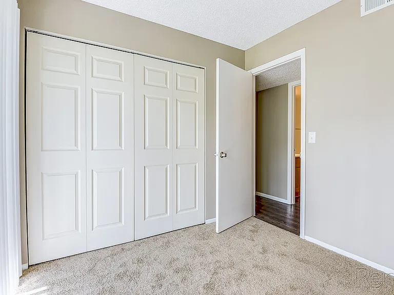 Aaron Lake Apartments — Photo 7