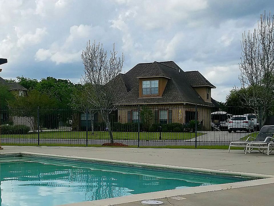 1st image of 12153 Central Park Dr