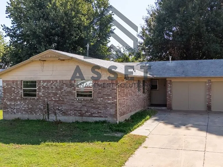 304 W Campbell Dr — Photo 2