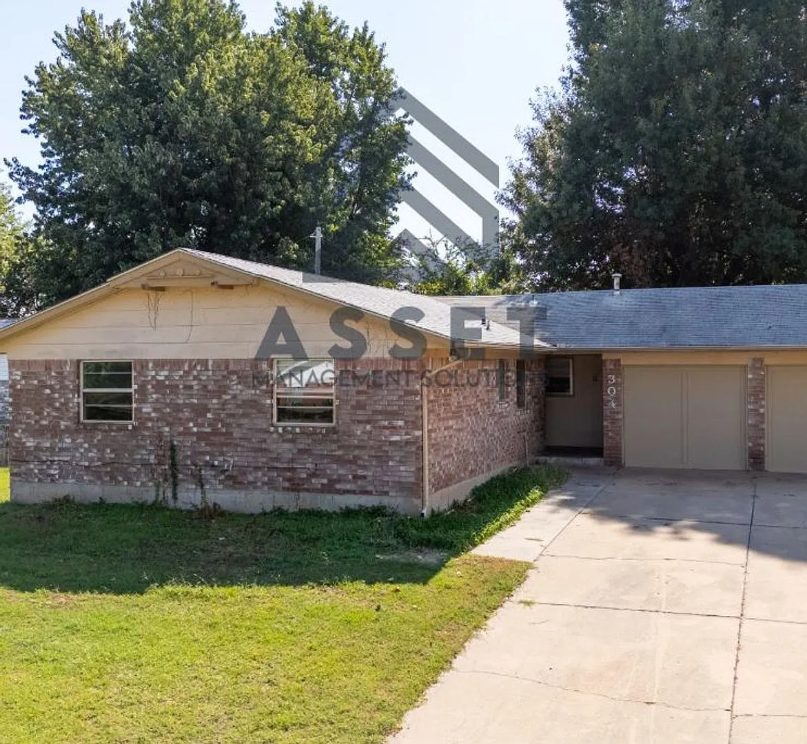 Building Photo - 304 W Campbell Dr