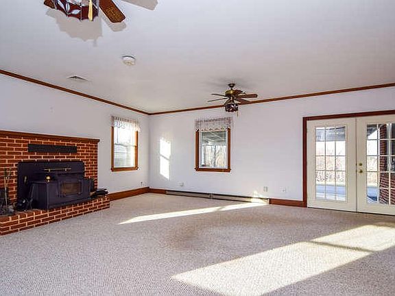 78 Beagle Trail Troutville VA-small-005-