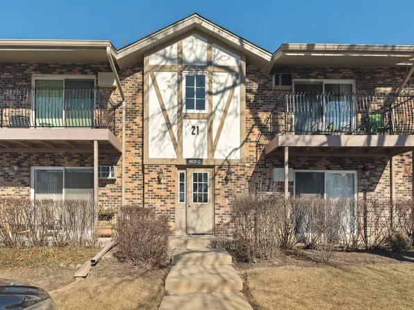 9S125 Lake Dr APT 21-110, Willowbrook, IL 60527