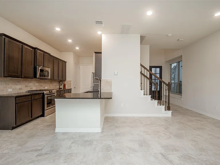 1634 Ryon Falls Dr — Photo 9