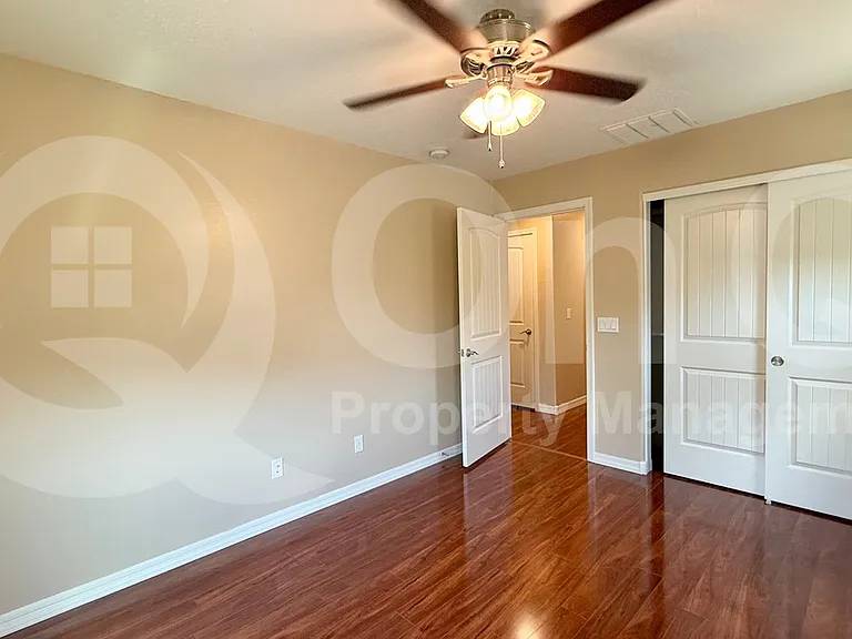 1142 E Sourwood Dr — Photo 16
