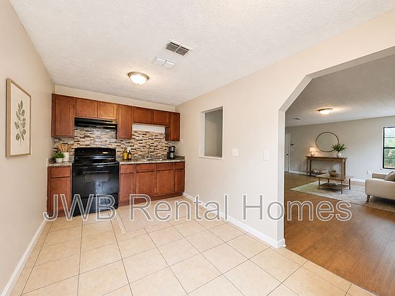 3rd image of 4840 Amos St
