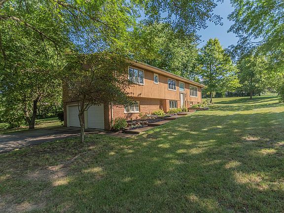 3rd image of 8614 Meadowland Ct
