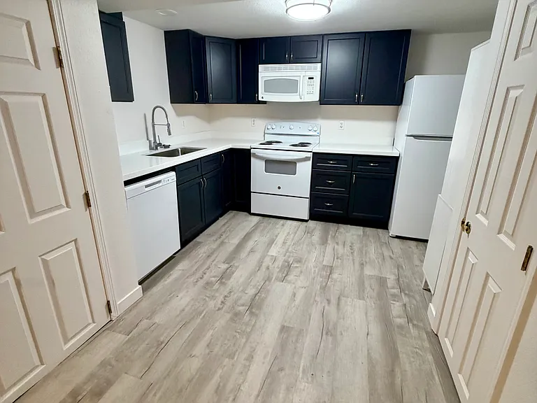 122 N Lewis St #B — Photo 5