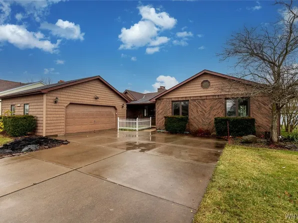 2568 Joann Ct, Niagara Falls, NY 14304