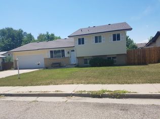 408 E 40th St, Loveland, CO 80538