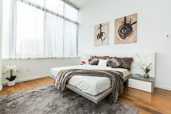 Sold by Compass | media 9