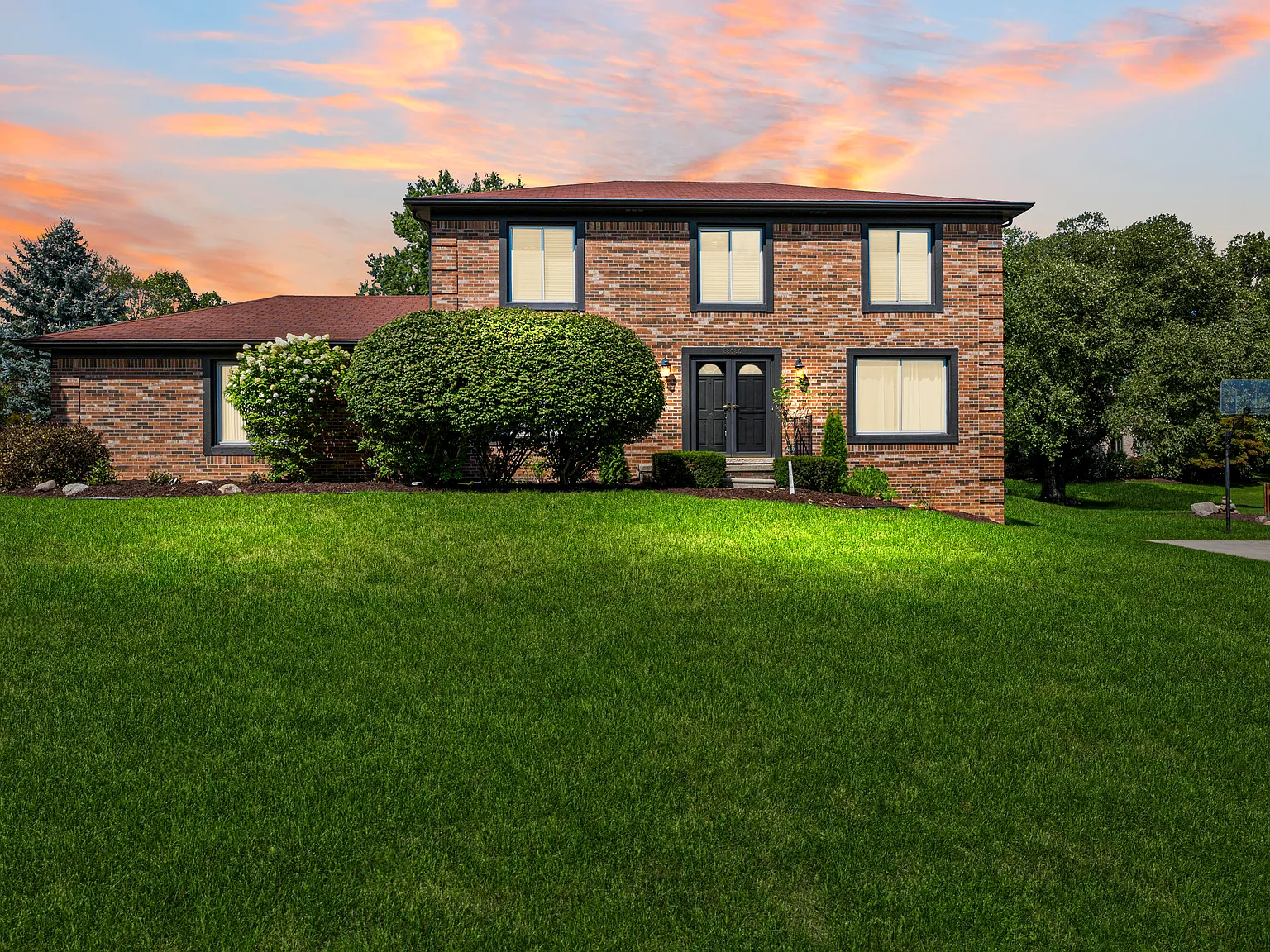 4 bed, 2.5 bath, 2655 sqft, $3,500 — Photo 1