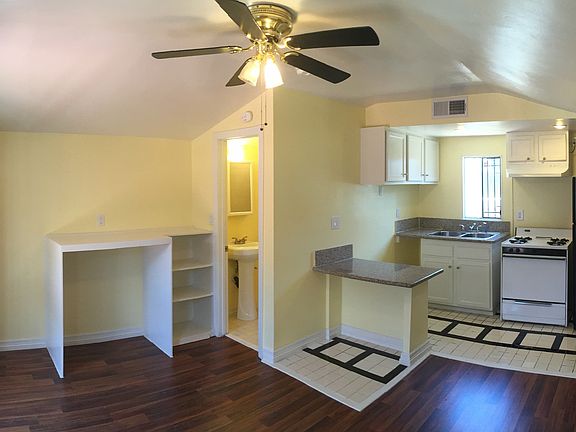 3rd image of 11328 S Grevillea Ave