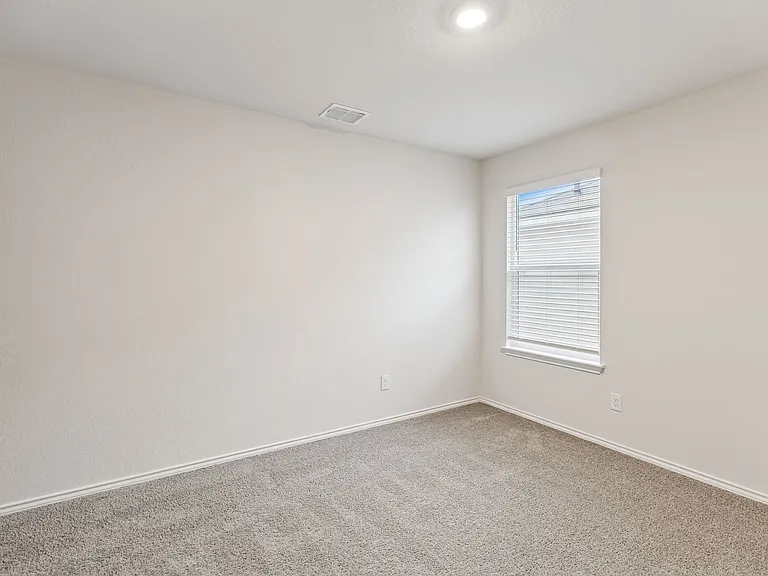 4550 Meerkat Dr — Photo 34