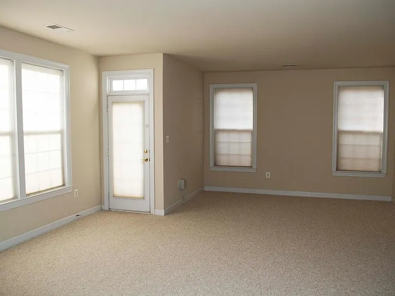 4226 Kerrigan Ln — Photo 10