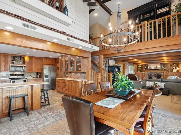 62 Tracy Ln, Lake Ozark, MO 65049