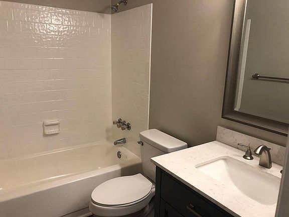 5th image of 439 Heritage Pl