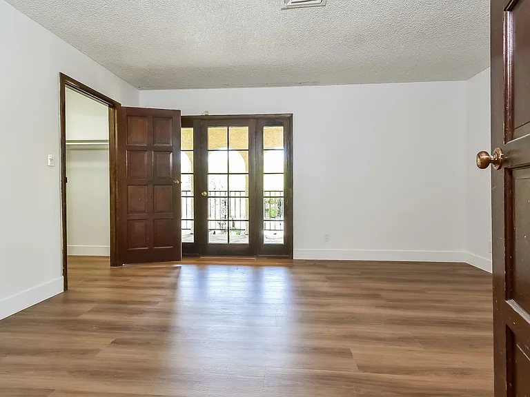 2413 Plaza Del Grande — Photo 22