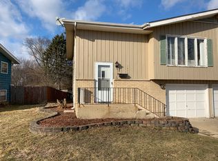 1632 Meyer St, Elgin, IL 60123