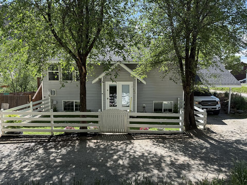 1st image of 389 Grand Butte Ln