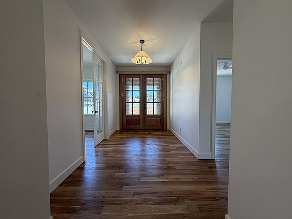 3rd image of 1609 Olga Dr