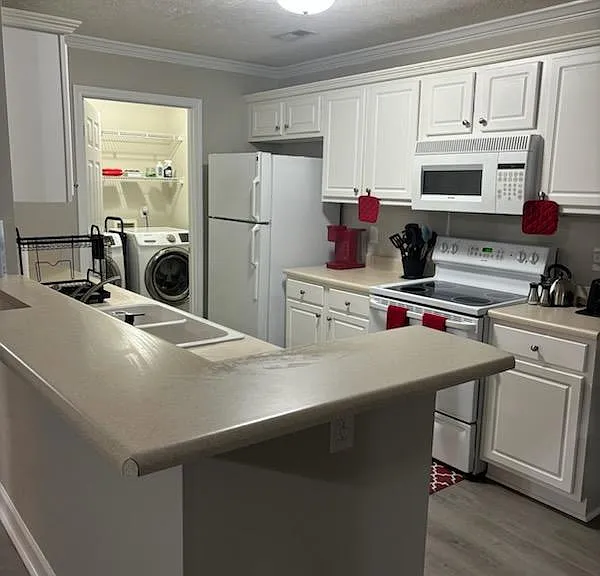 1710 Renwick Dr #204 — Photo 34
