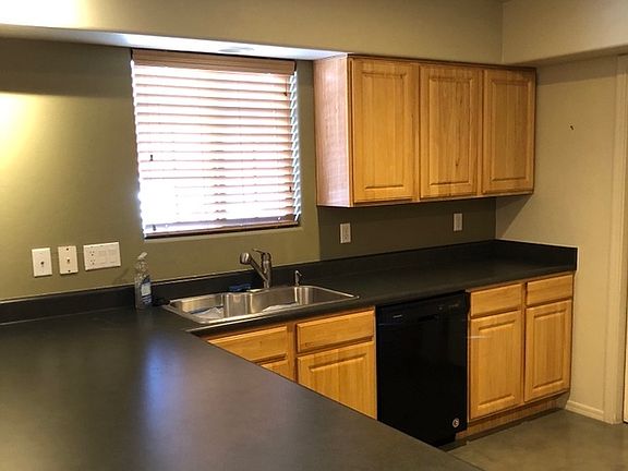 5th image of 710 N Dodge Blvd