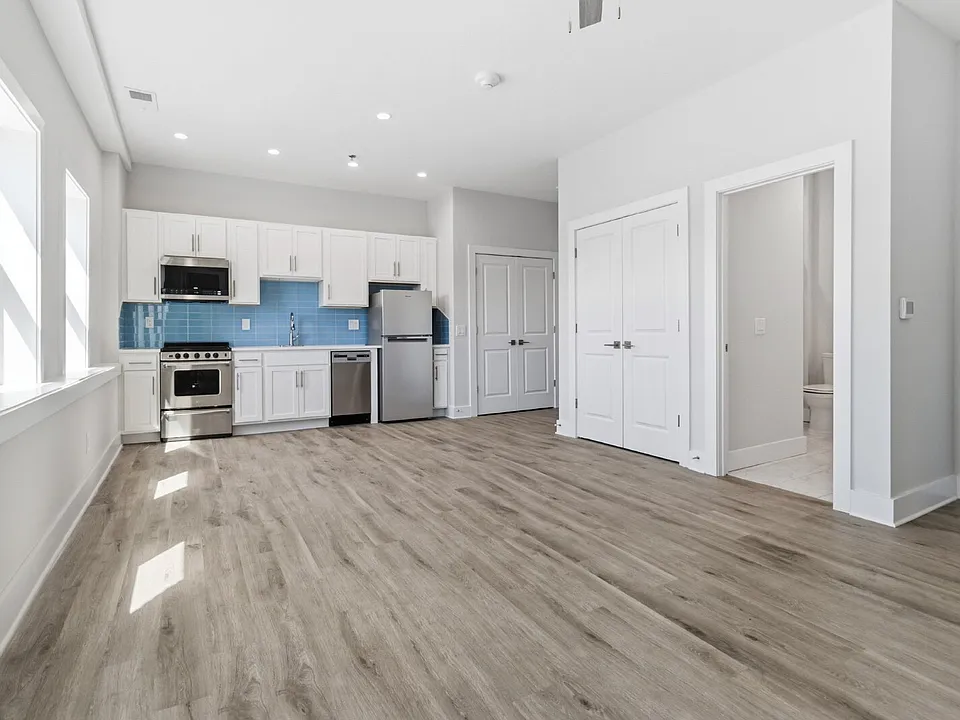 350 W Main Ave #201