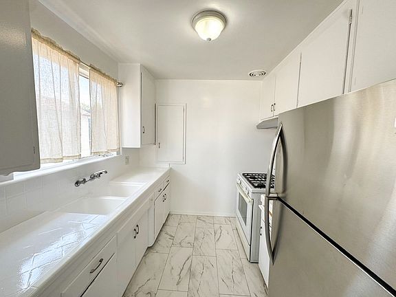 5th image of 8516 Alcott St #3