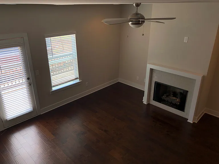 3792 Oxford Cir — Photo 2