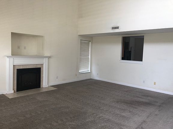 5th image of 912 Helston Ave