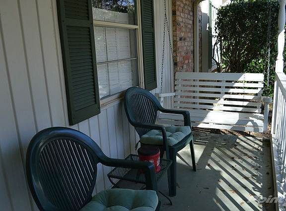 4th image of 2218 Debby Dr
