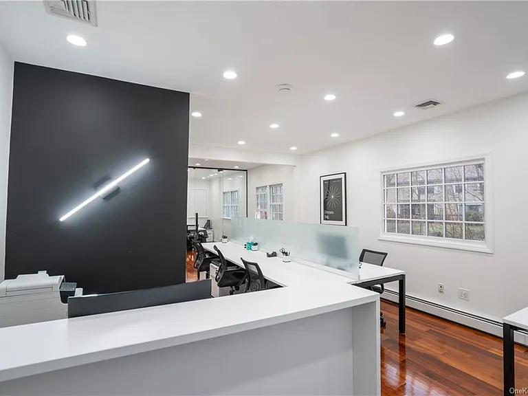 49 Conklin Ave — Photo 15