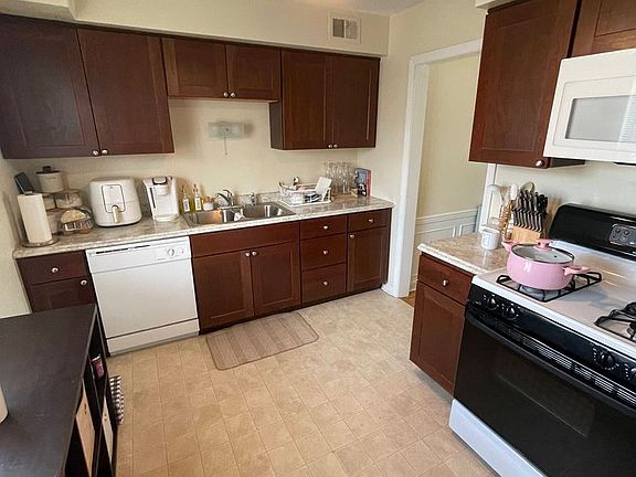 4th image of 9020 W North Ave #4