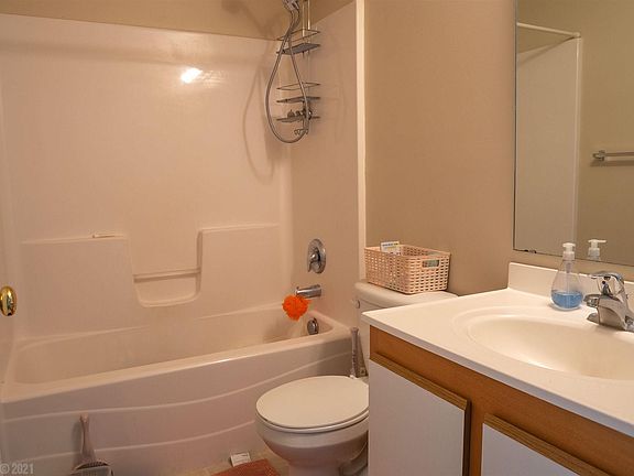 3rd image of 1909B Tabor Village Dr #B
