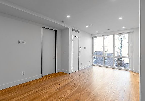 4th image of 231 W 20th St #33