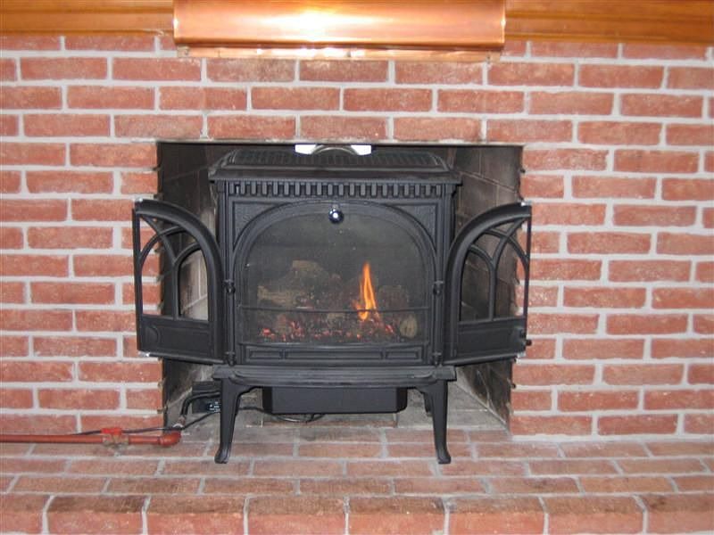 New Gas Stove in Family room, stays on if there is a power outage...