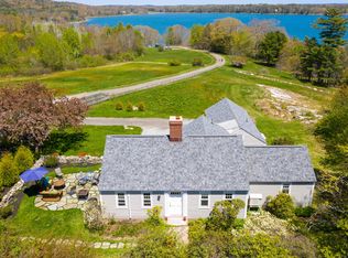 67 Beach Dr, Cumberland Foreside, ME 04110