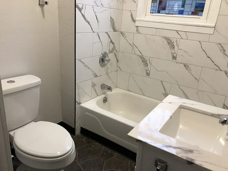 516 Center Ave #2 — Photo 8