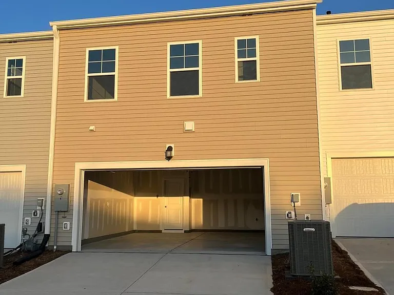2236 Kasota Ln — Photo 31