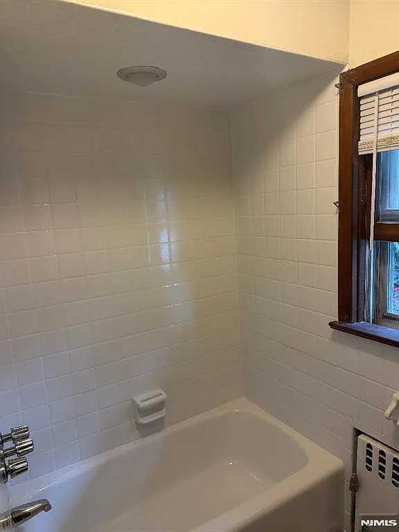 3 bed, $3,500 — Photo 1