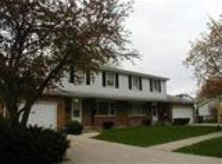 302 Somerset Dr, Valparaiso, IN 46383