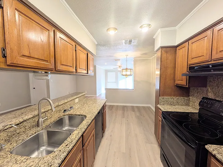 6618 Cloverbend St — Photo 24