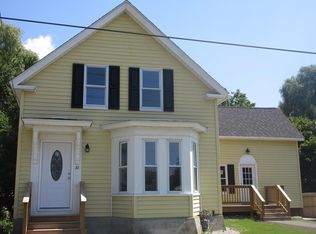 10 Pleasant St, Pepperell, MA 01463
