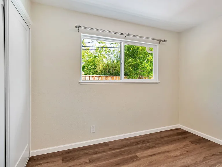 1581 Willowdale Dr — Photo 15