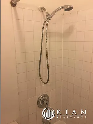 Rented by Kian Realty | media 14