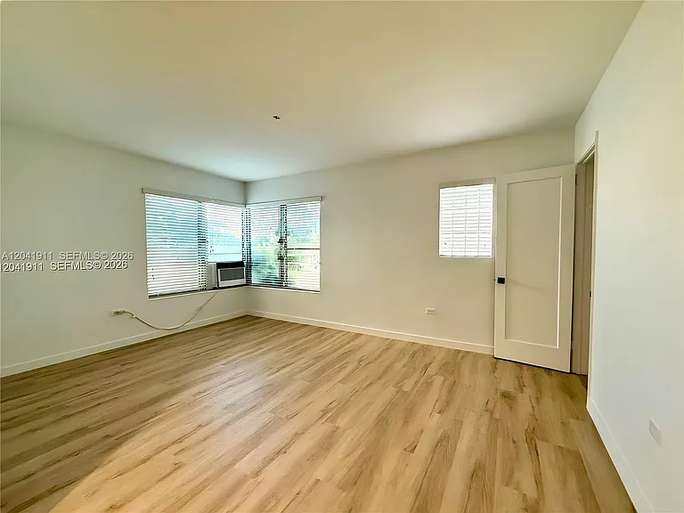 641 10th St #2 — Photo 2