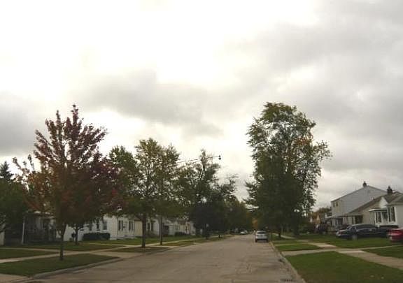 2nd image of 13422 Pearl St