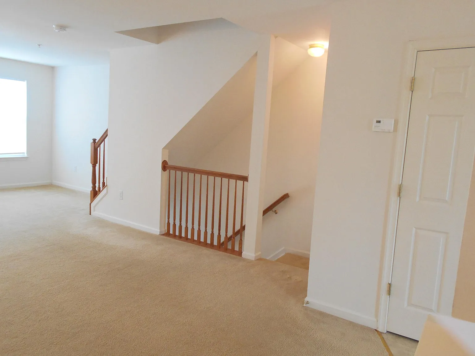 3 bed, 2.5 bath, 2060 sqft, $2,050 — Photo 3