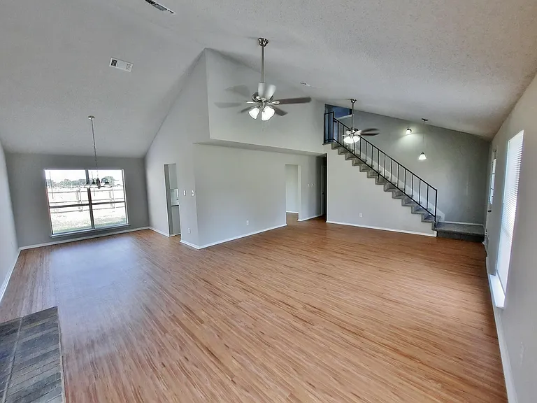 2646 Winslow Dr — Photo 14